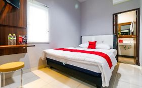 RedDoorz near Kebon Jeruk Jakarta